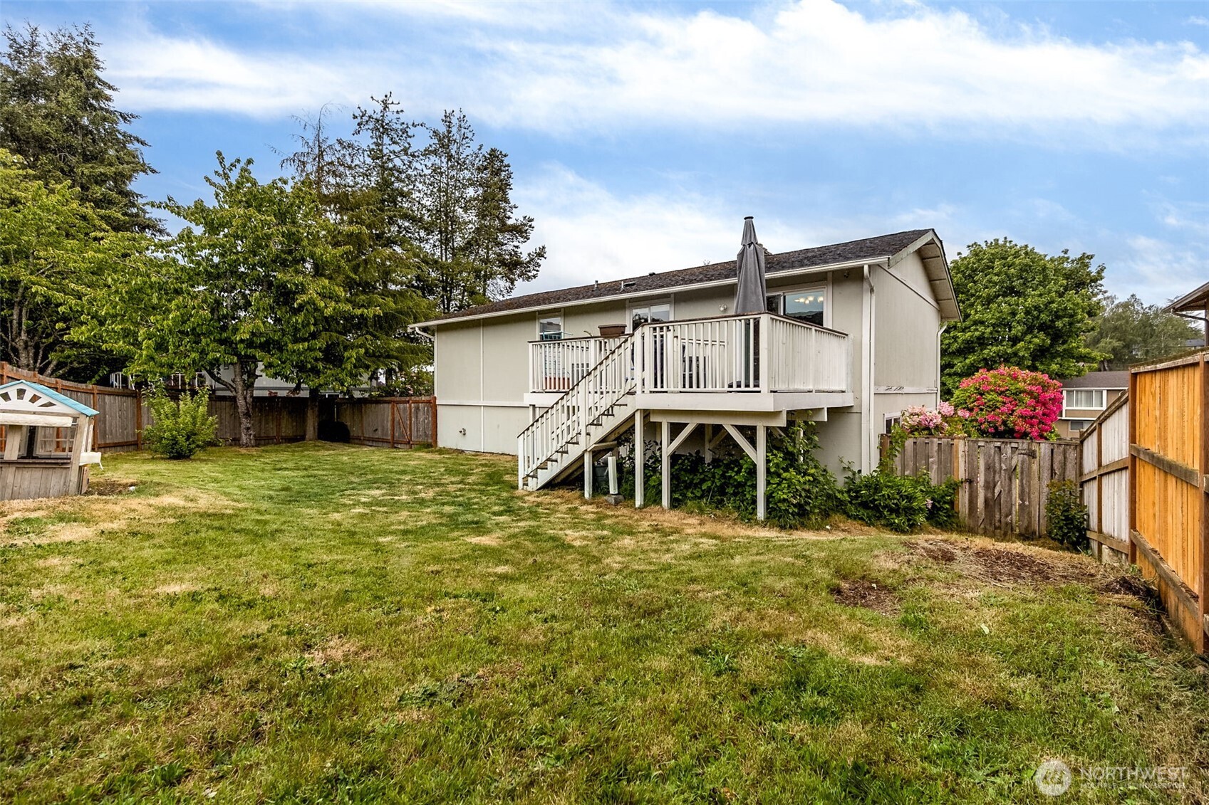 Large Fully-fenced Backyard