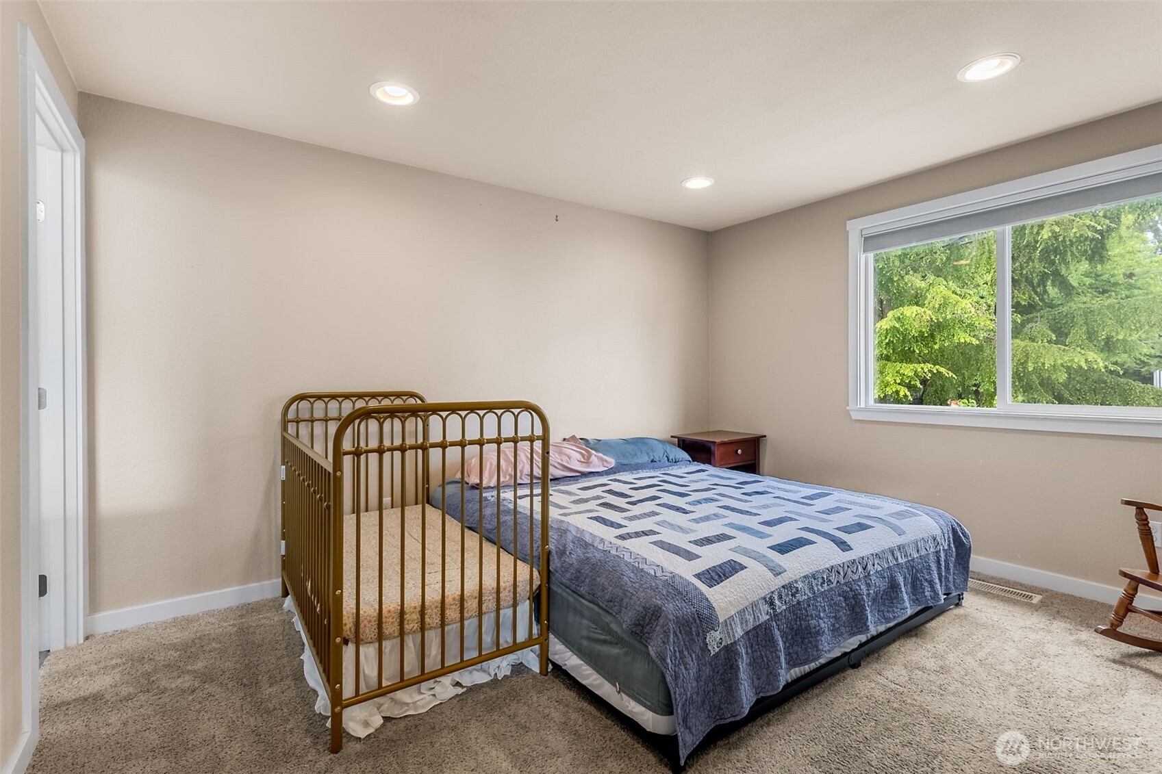 Primary Bedroom with Full En-suite Bathroom
