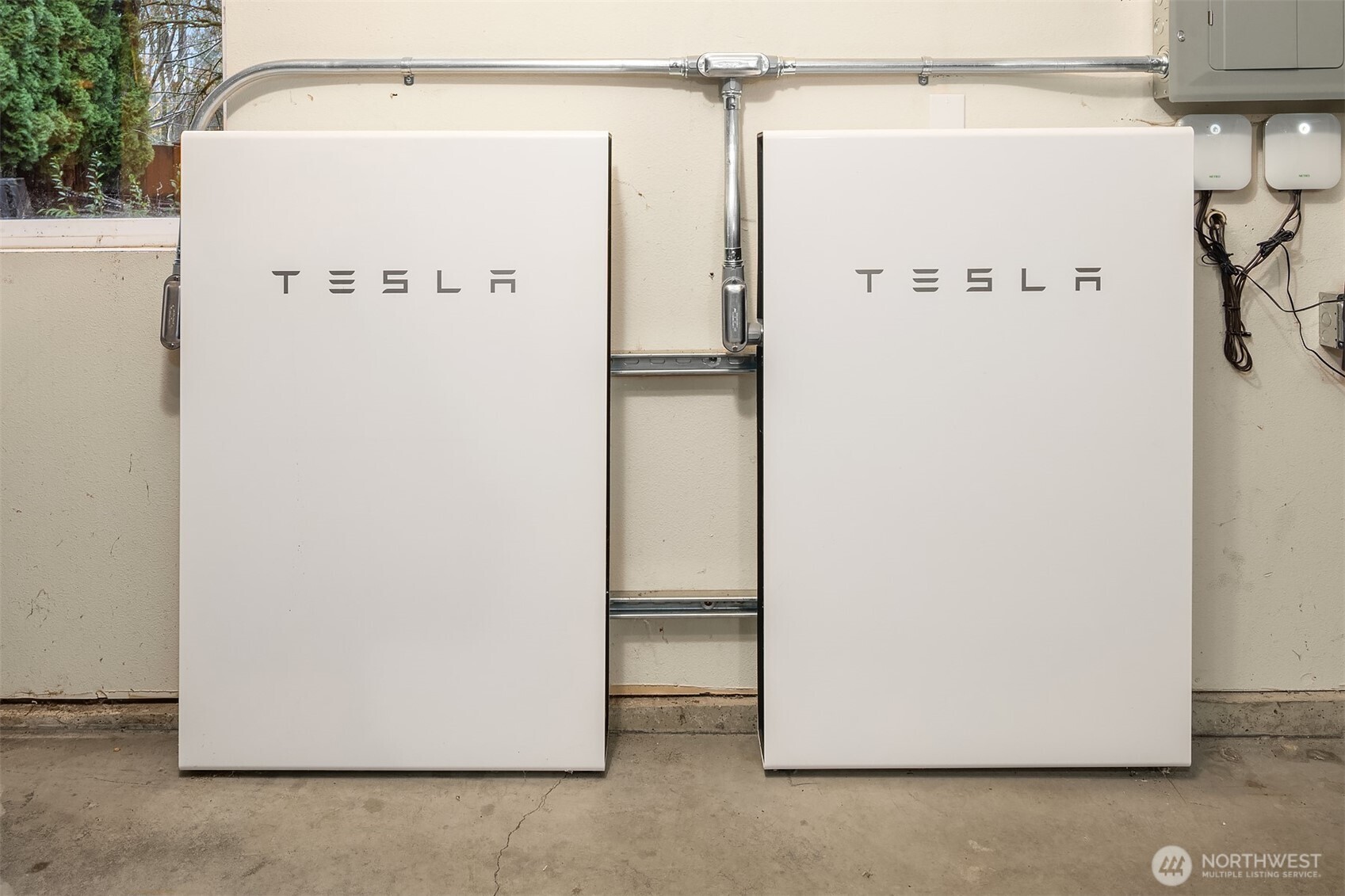 Tesla Power Wall has you covered. No need for a generator.