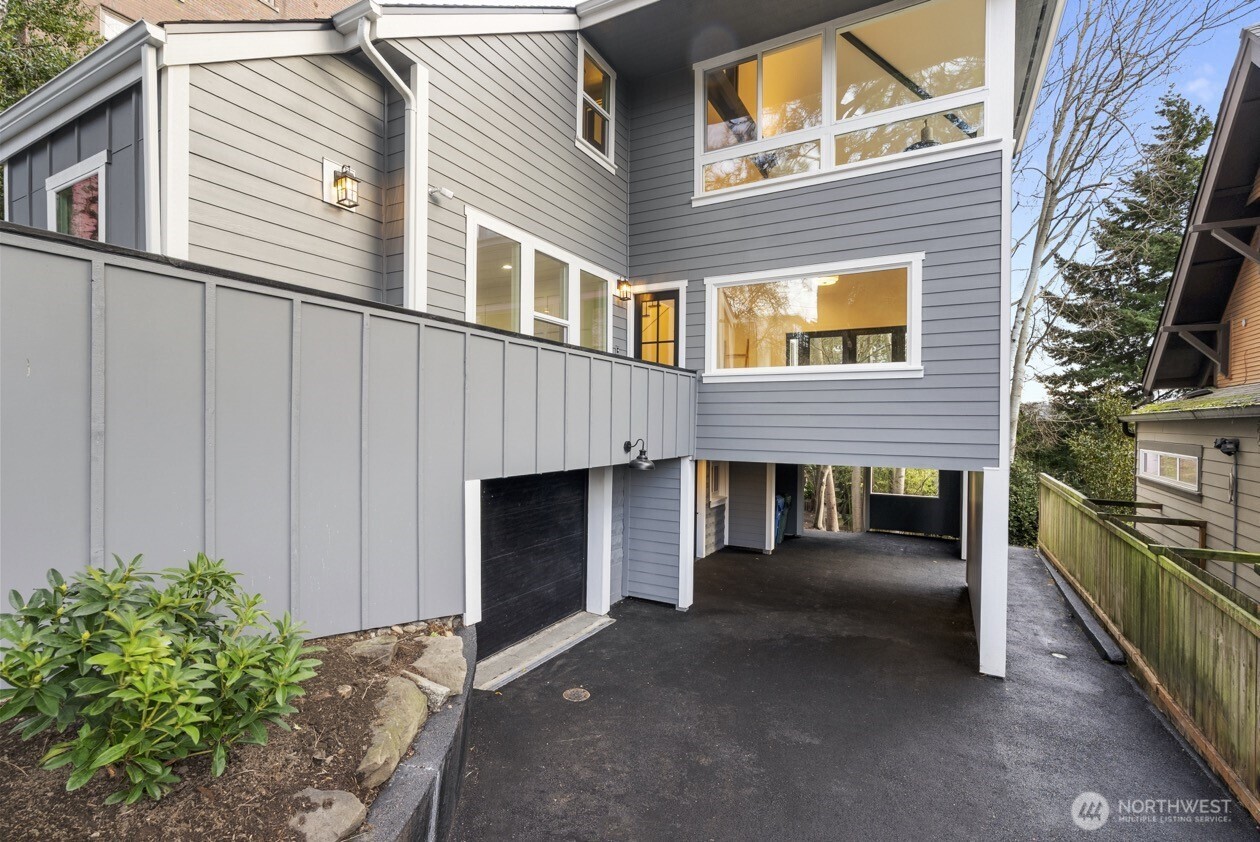 Parking galore single car garage and car port!