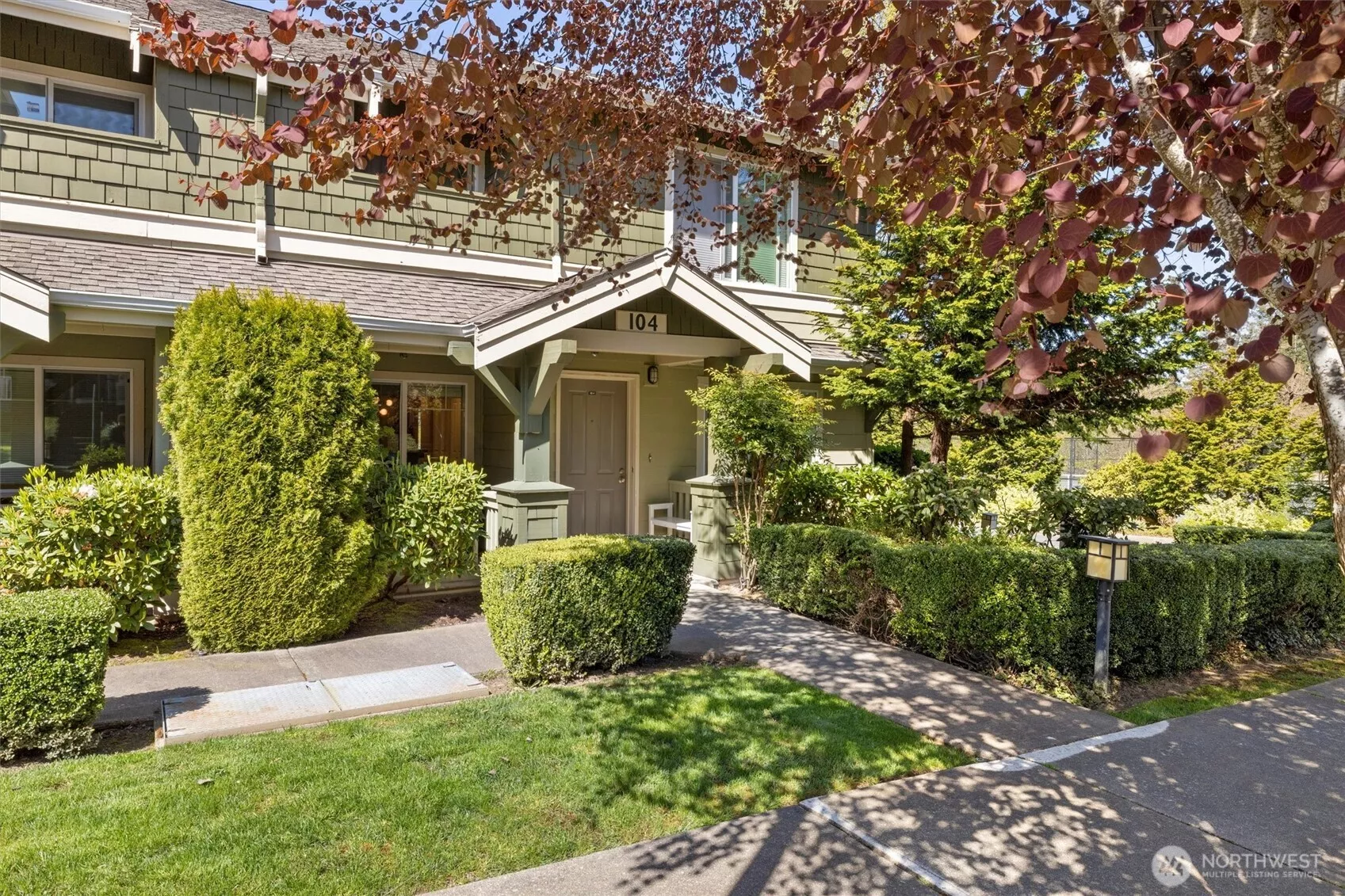 End unit offers great privacy.