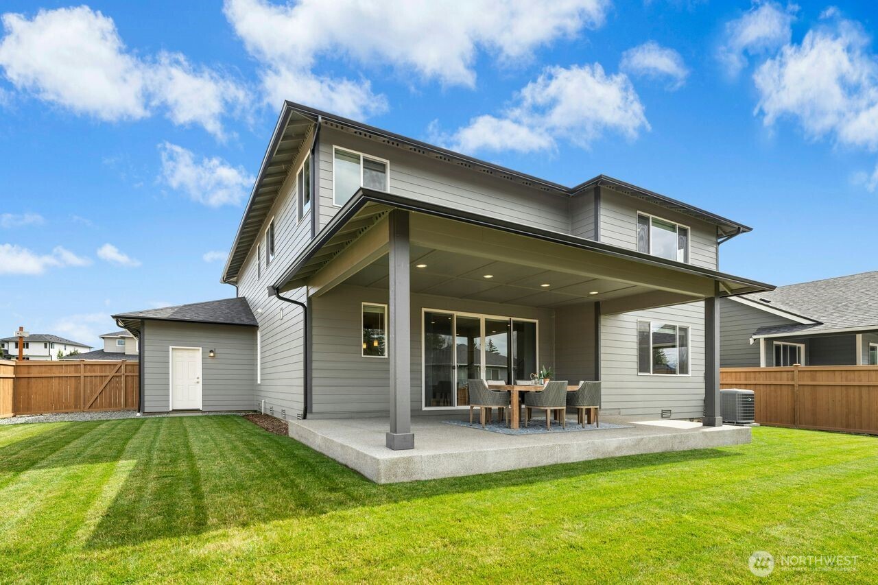 Pics for general layout.  Finishes will vary.  Please visist model home for finishes.