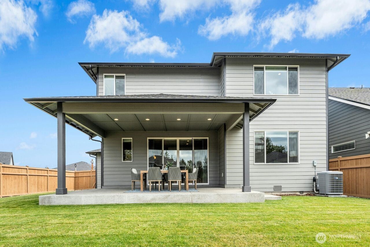 Pics for general layout.  Finishes will vary.  Please visist model home for finishes.