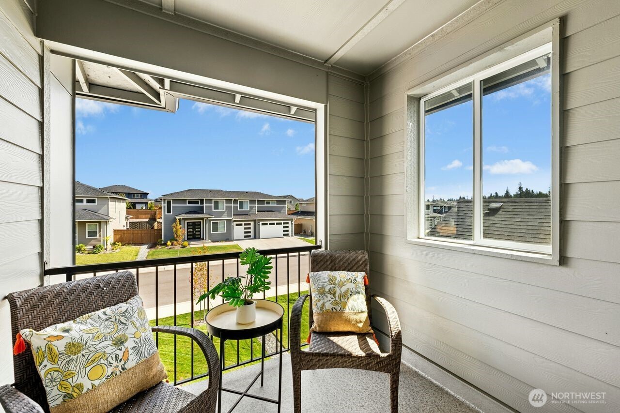 Pics for general layout.  Finishes will vary.  Please visist model home for finishes.