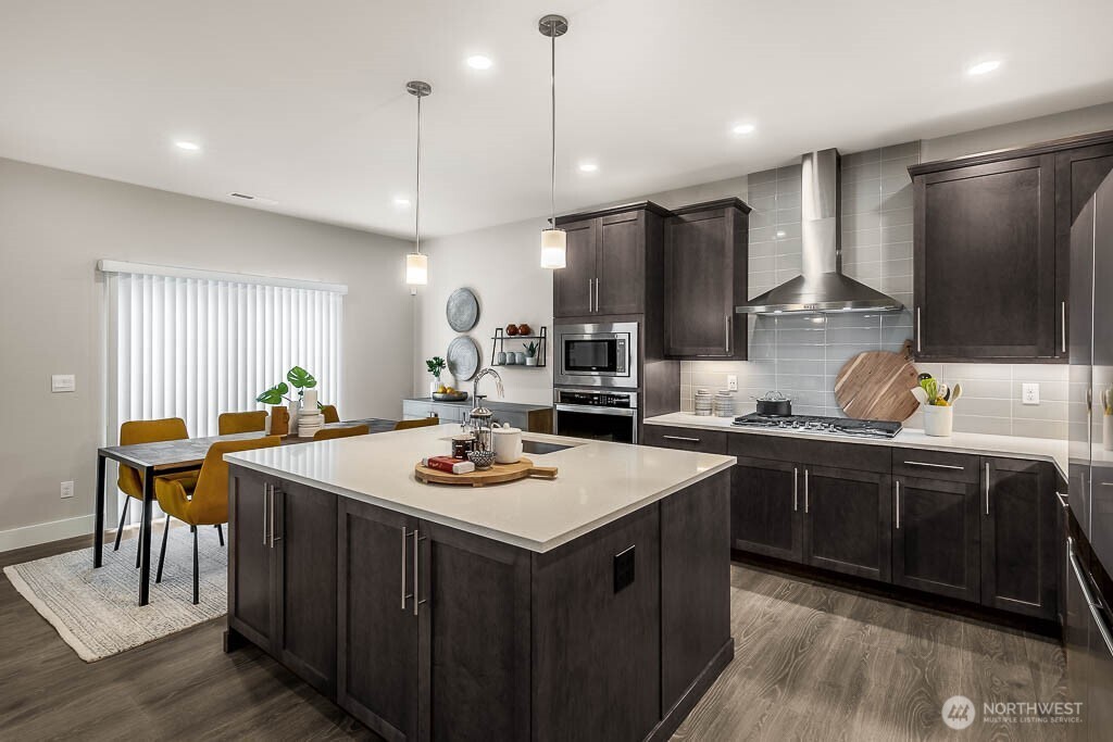 Photos are for representation only.  Features, colors and selections may differ from photograph. See site agent for details.