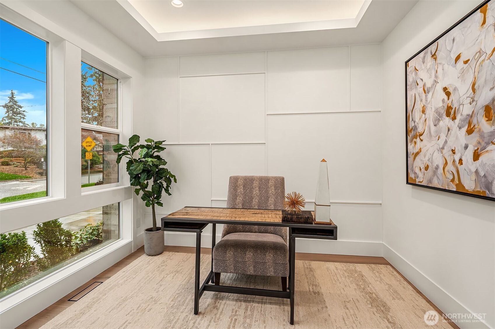 Designated den & dining room