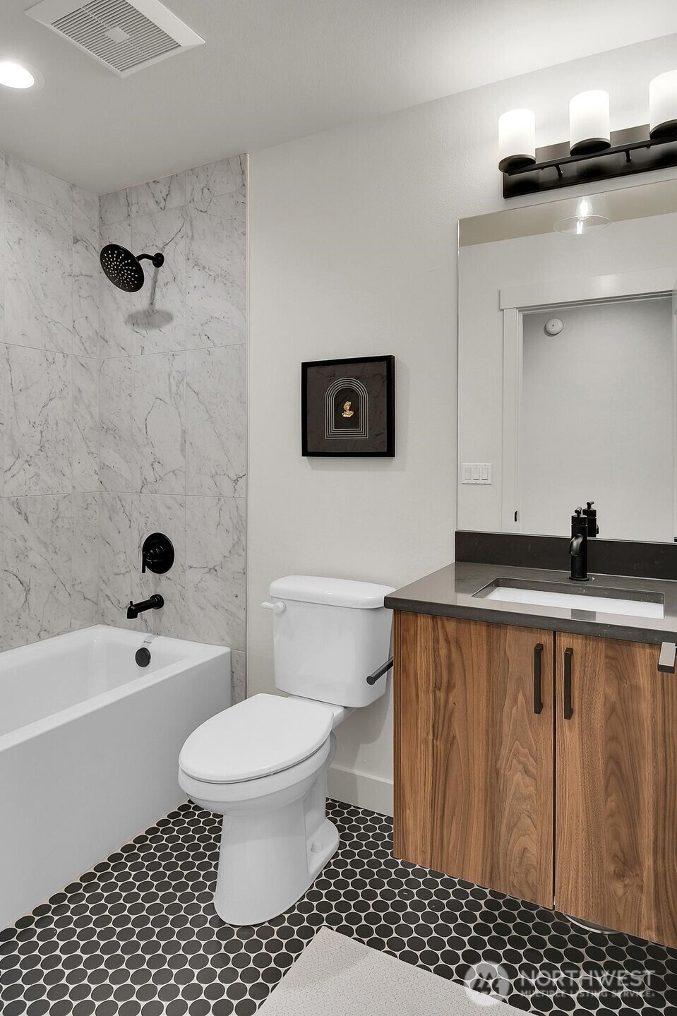 Ground level alcove flex space for officing or flex use