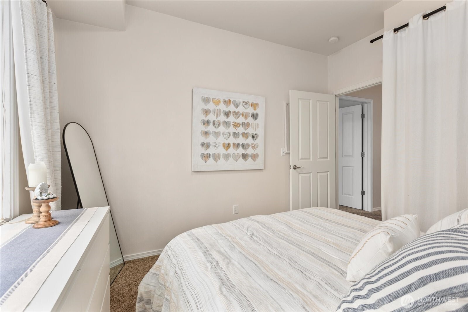 Spacious and cozy bedroom