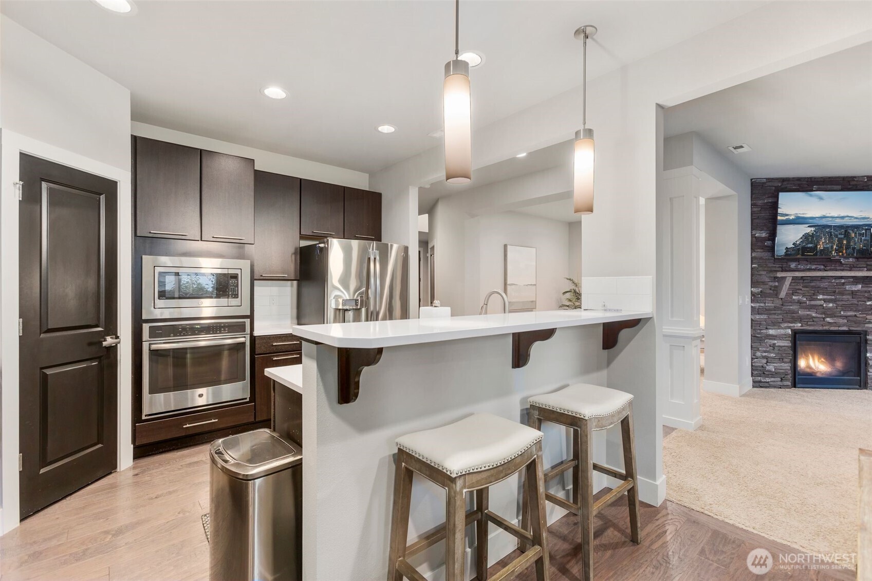 Seating space at Island