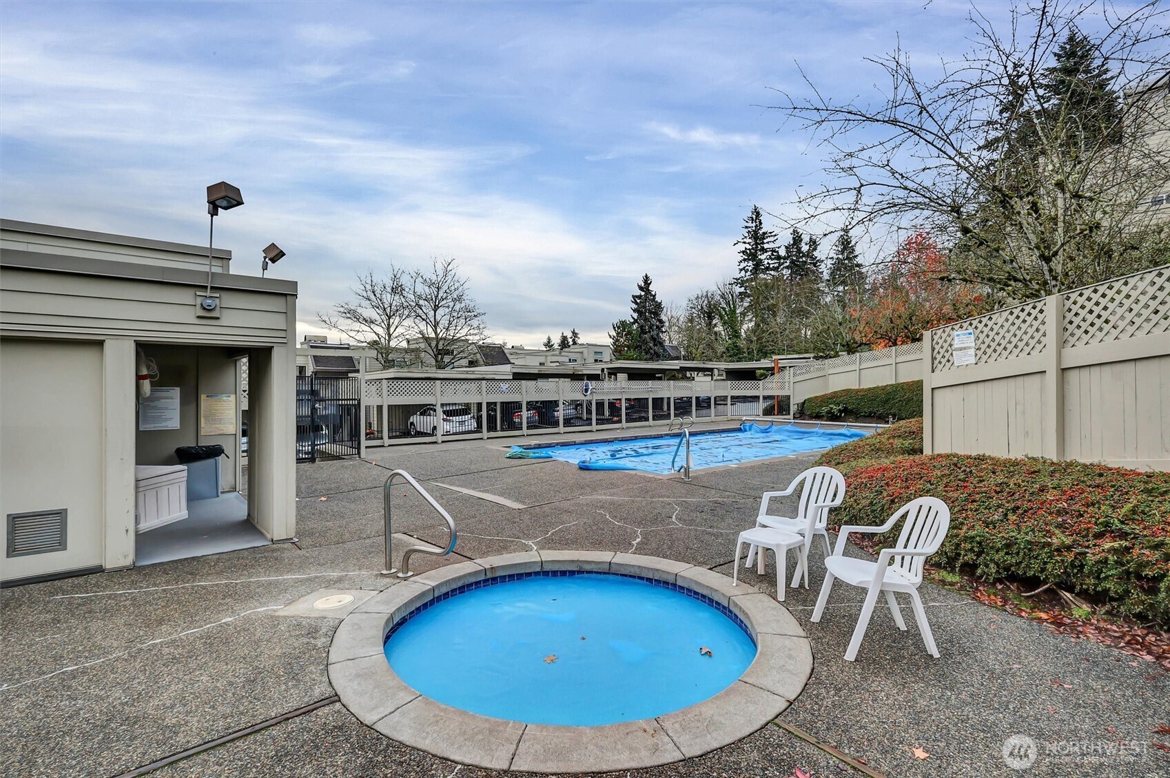 Master bath & walk in closet