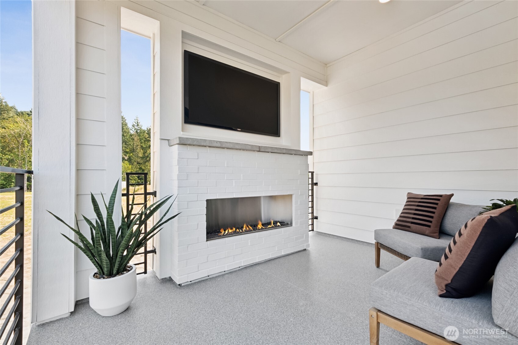 Model Home pictures for illustration only. Colors and features may vary