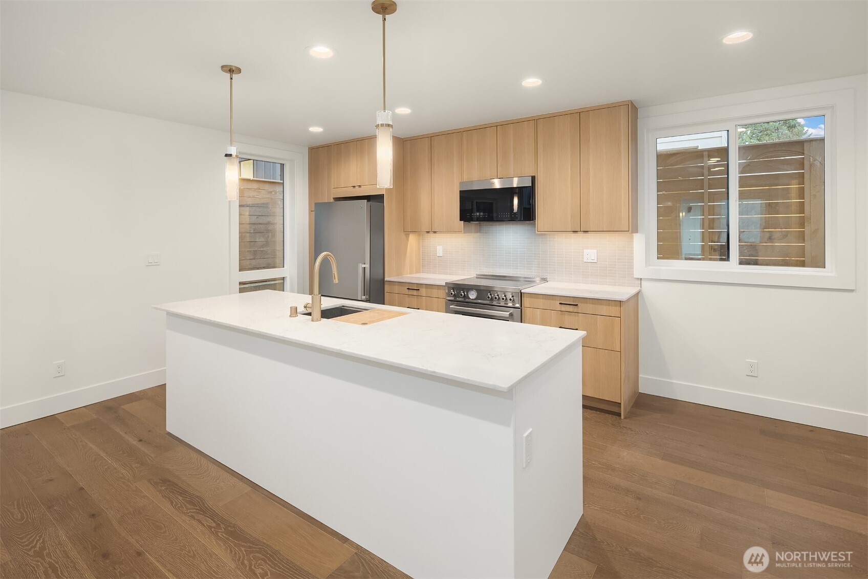 Photo of 4414 featuring similar floor plan and finishes
