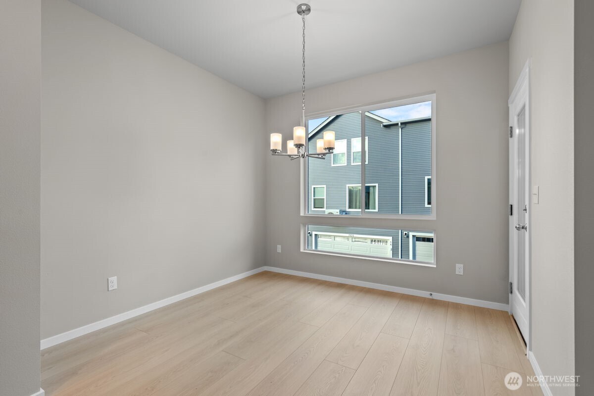 Photographs are for illustrative purposes only. Features, finishes, interior/exterior colors, landscaping and floorplan shown may vary from actual homes built.