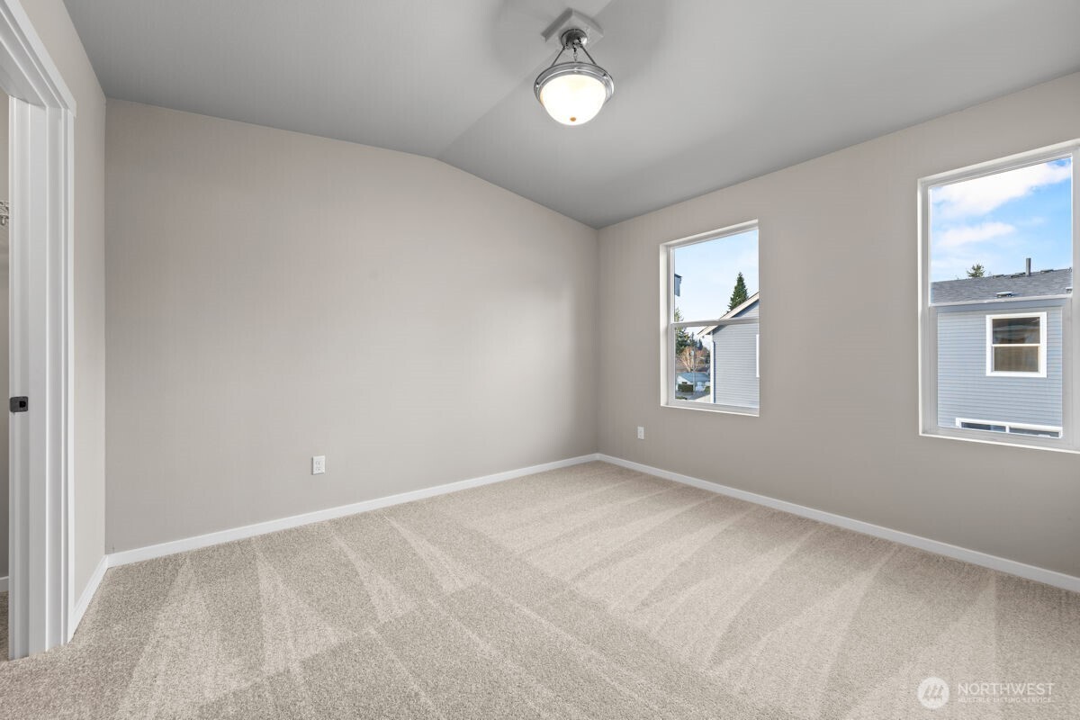 Photographs are for illustrative purposes only. Features, finishes, interior/exterior colors, landscaping and floorplan shown may vary from actual homes built.