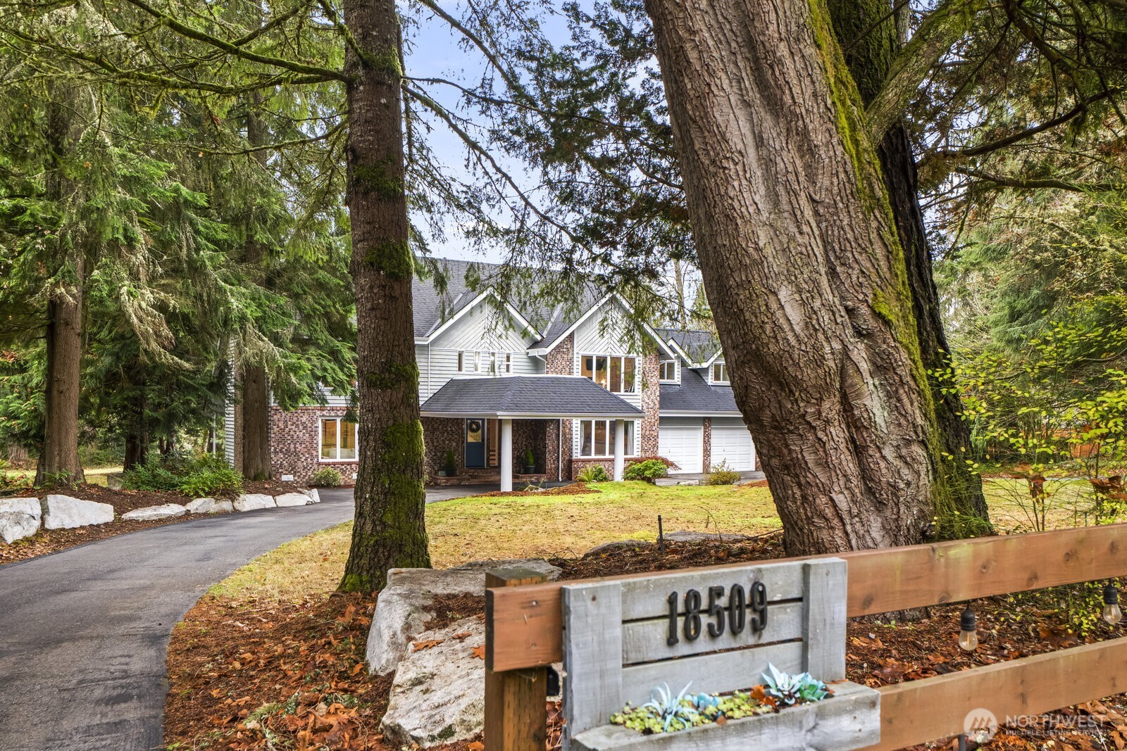 Left side of the circular drive entry