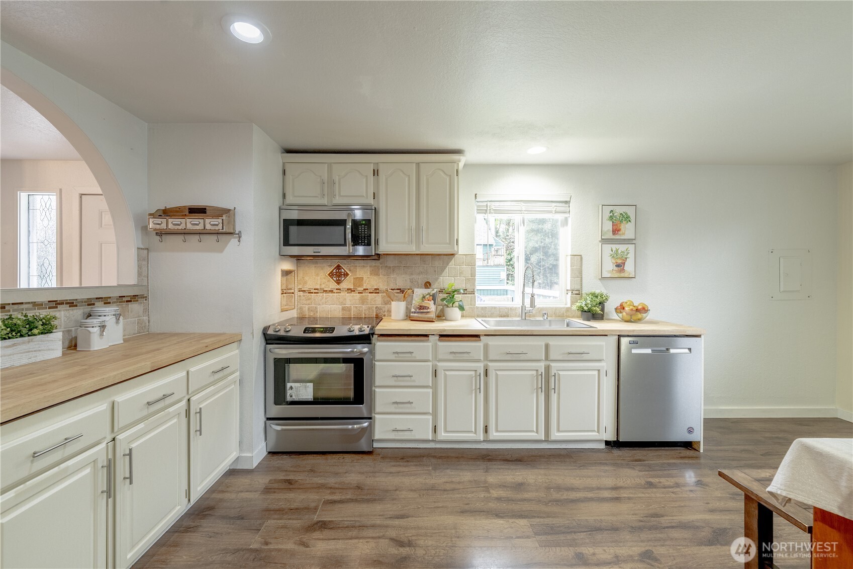 Microwave/Range/Dishwasher/Disposal