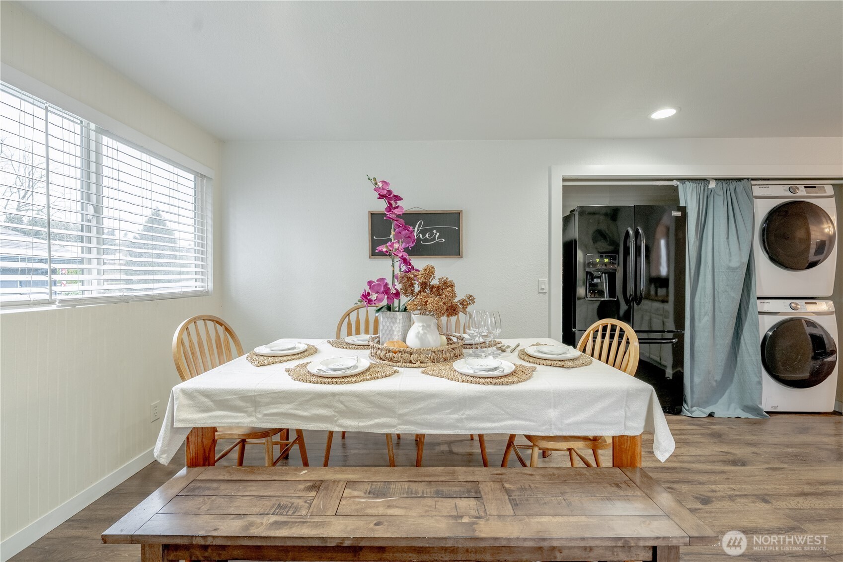 Table shown with leaf added