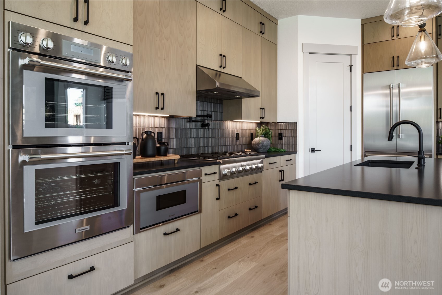 This photo/rendering is provided for illustrative purposes only. It does not depict the actual property, finishes, or furnishings, which may differ.