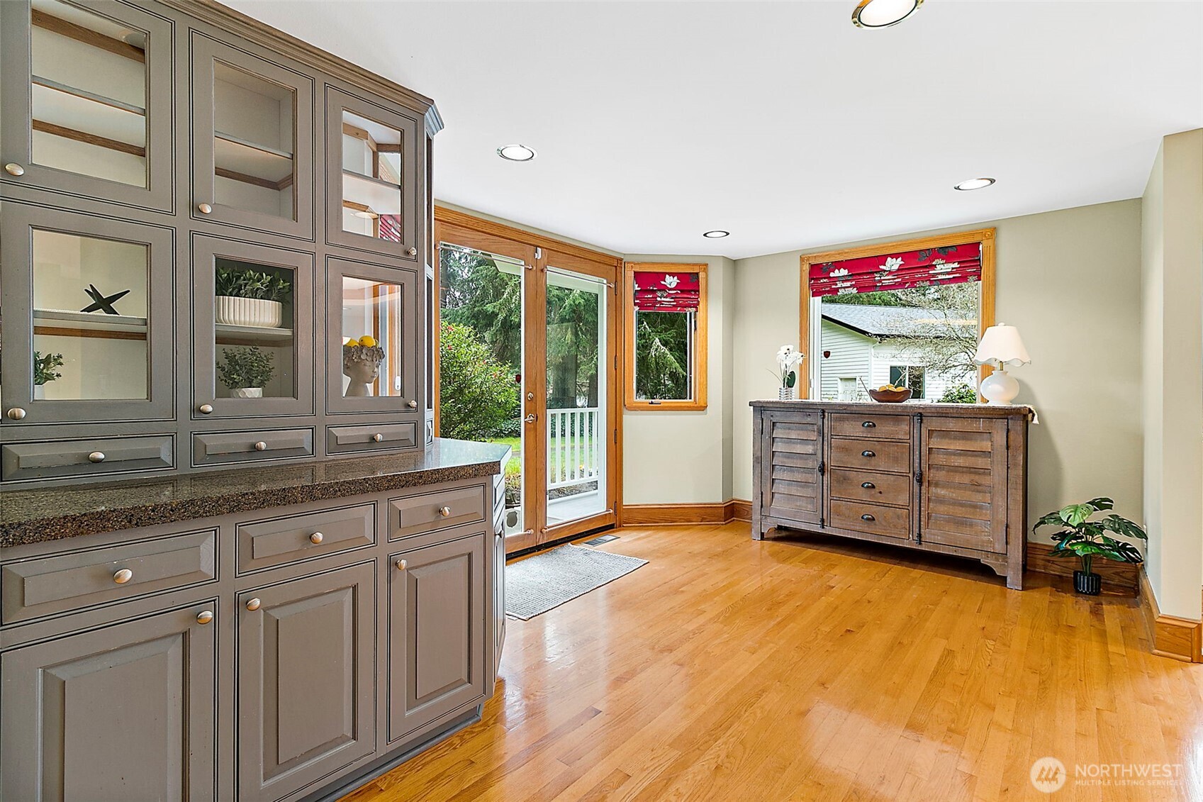 Dinette space along side kitchen.