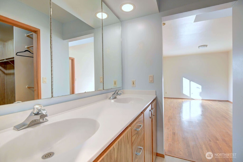 Primary Bed/main level