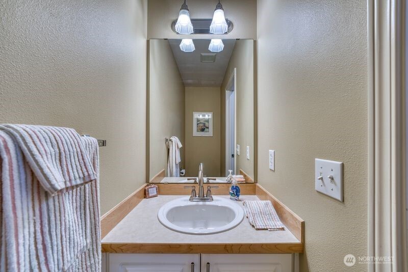 Upper level floor 2 Half bath.