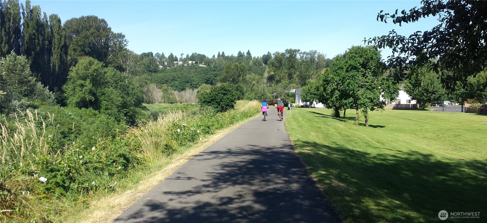 Just steps from your future townhome is  access to the scenic Green River Trail with 19.5 miles of biking and walking trails..