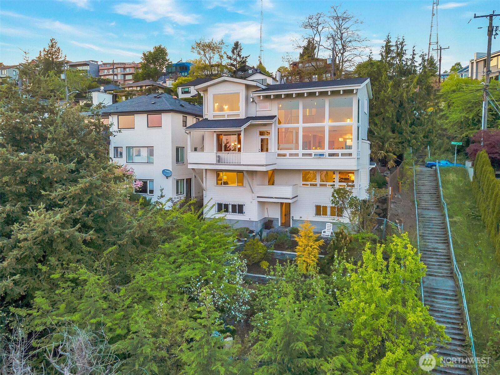 Easy access to Climate pledge, Seattle Center