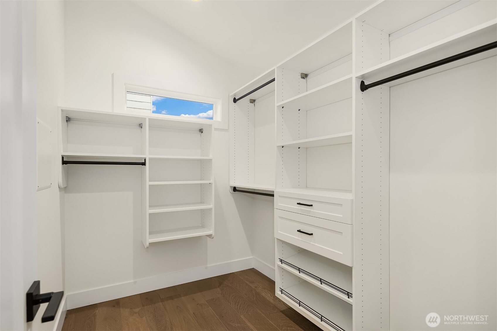 Photo of 4414 featuring similar floor plan and finishes