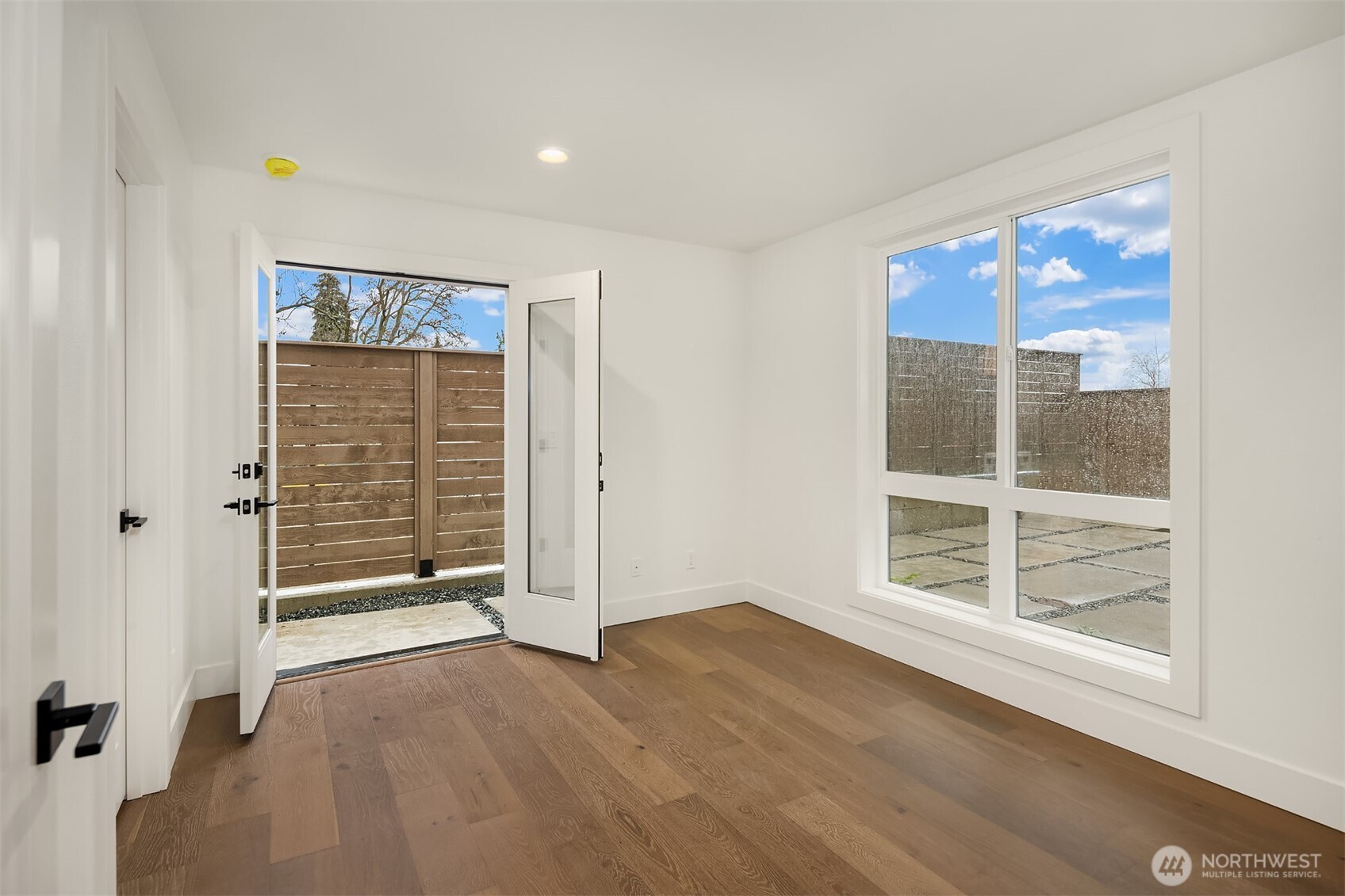 Photo of 4414 featuring similar floor plan and finishes