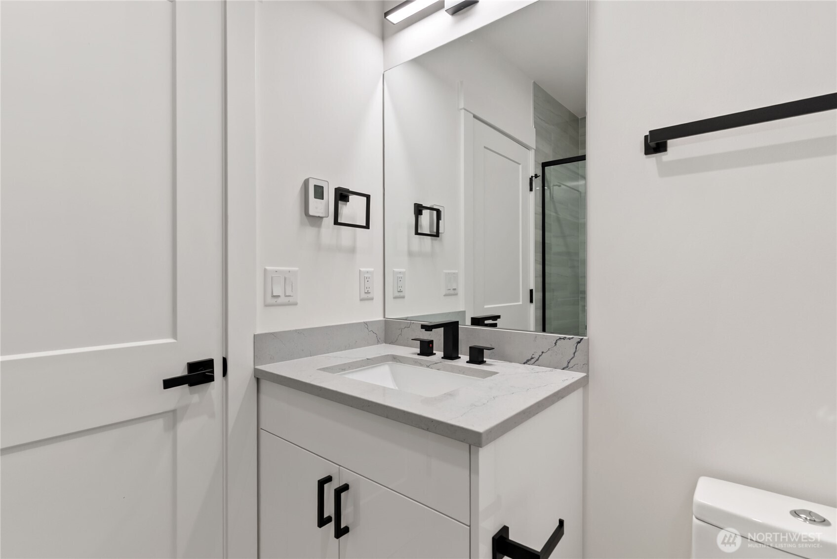 Full bath on 3rd floor