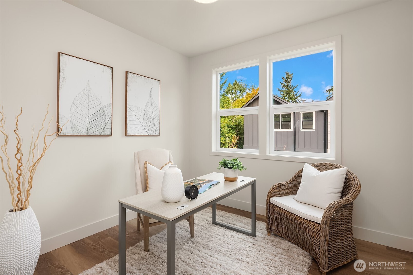 Secondary bedroom or office space