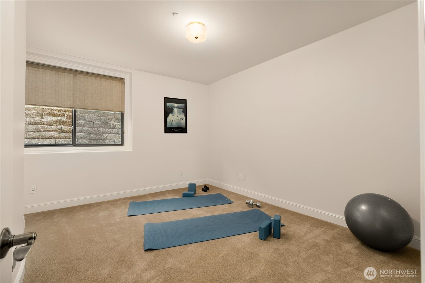 Full bath is shared betwix BR #4 and family room.