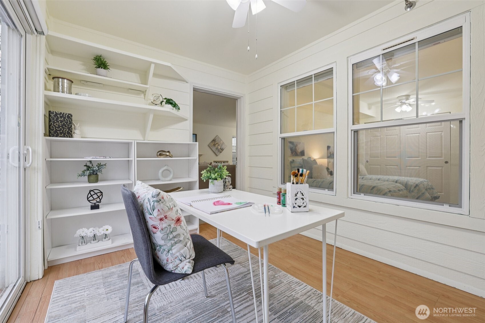 Fabulous bonus room with so many options for use.