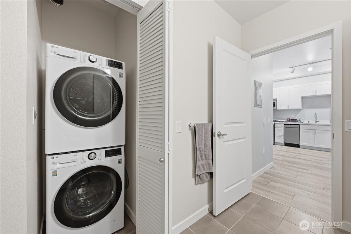 Private in unit washer and dryer.