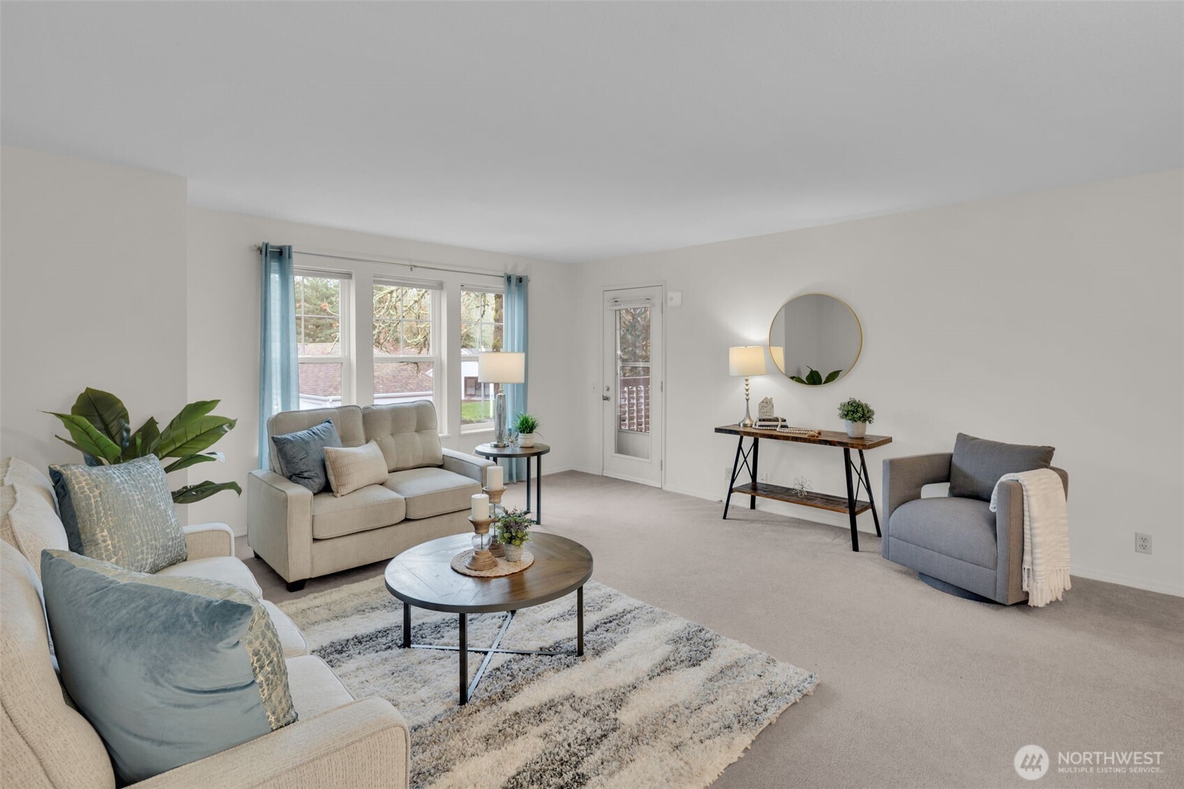 Access to private balcony through the living room