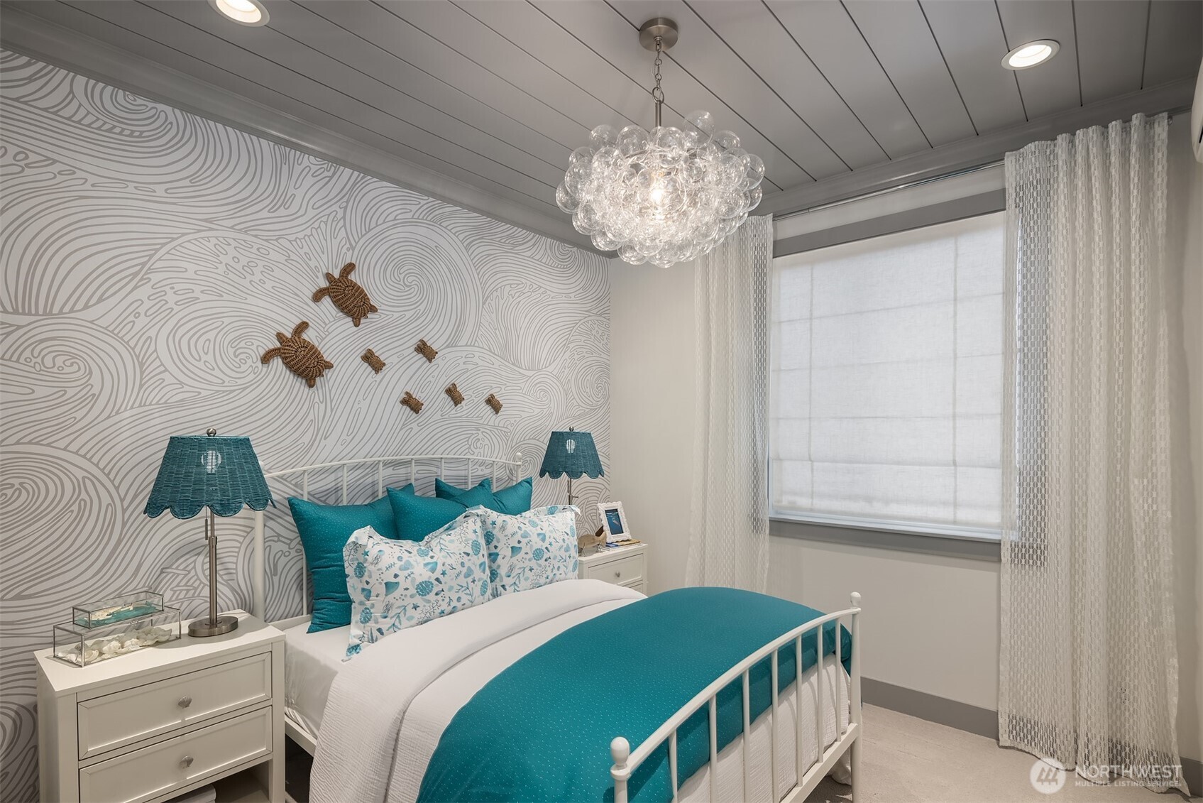 Photos of the Kinney model home for illustration purposes only & are not of the Kinney available for purchase. Home selections will vary.