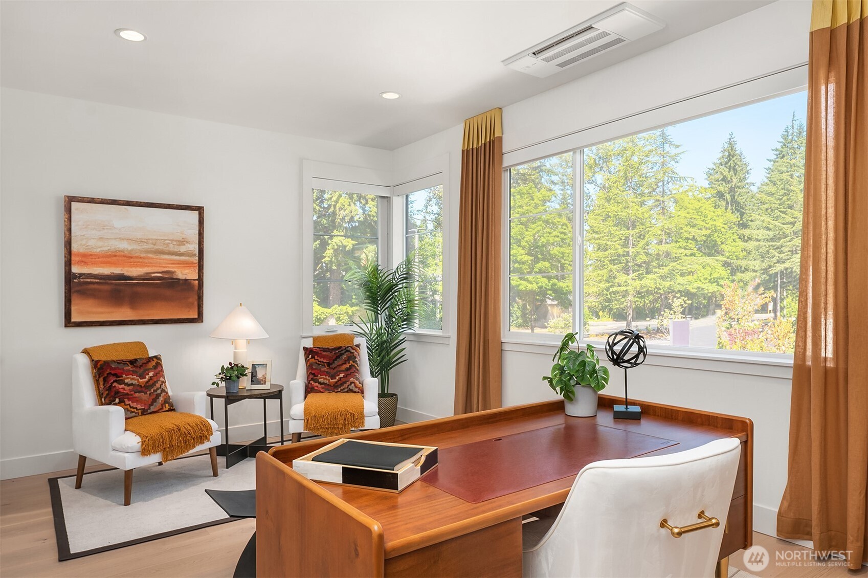 Large main floor office/bedroom/media room