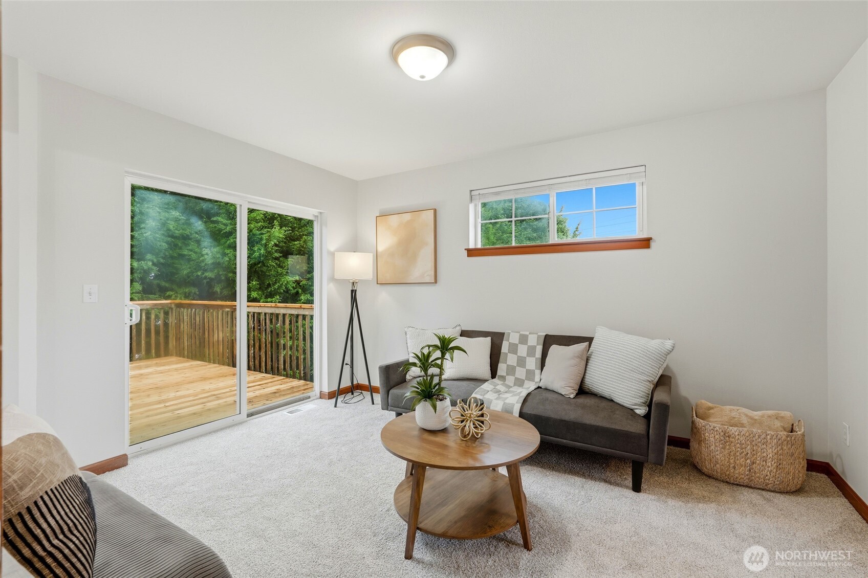 PRIMARY BEDROOM CONVERSATION / SITTING AREA WITH CLOSET