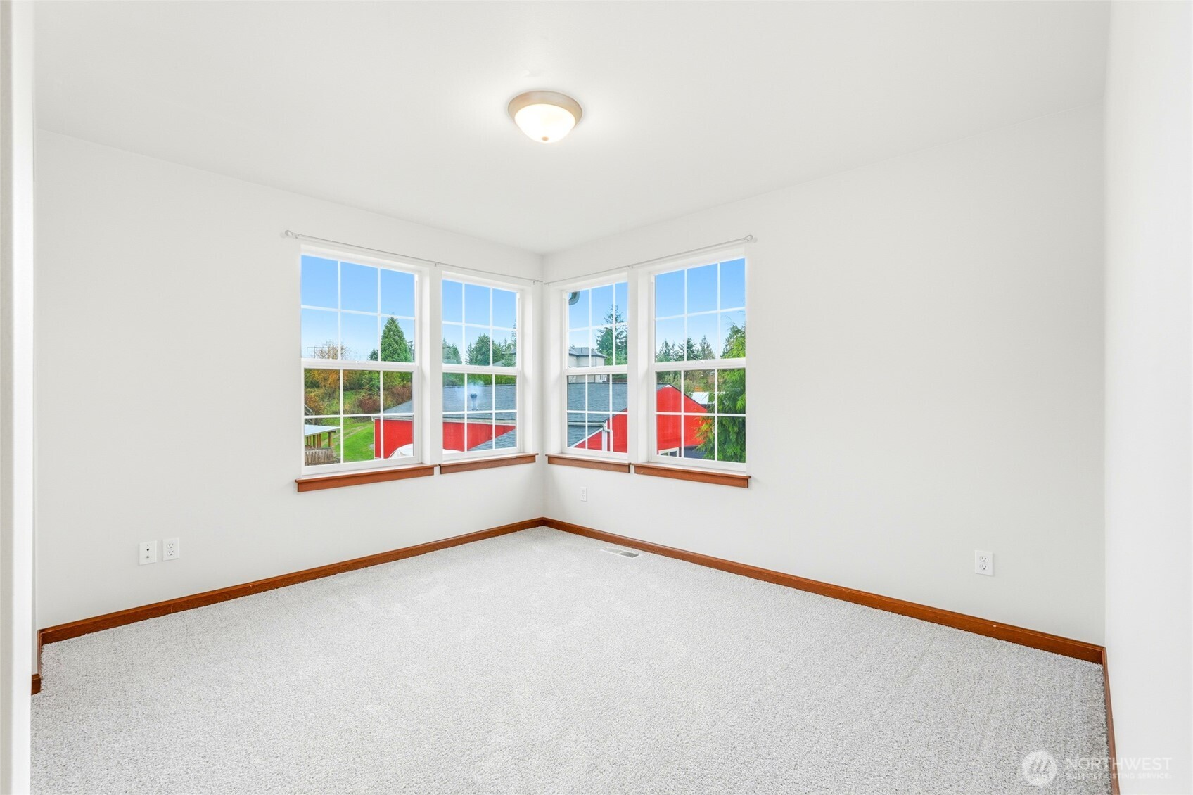 SECOND BEDROOM UPSTAIRS
