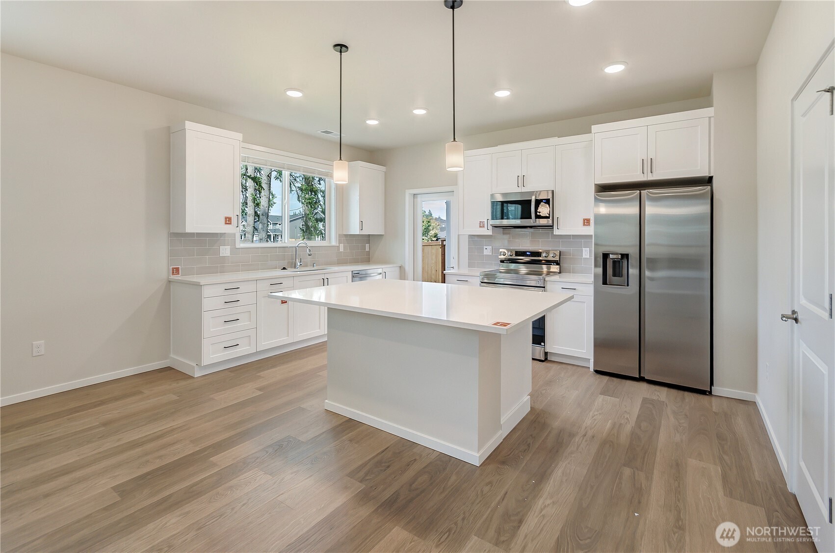 Photos are sample photos of a previously built Elbe plan in the community.