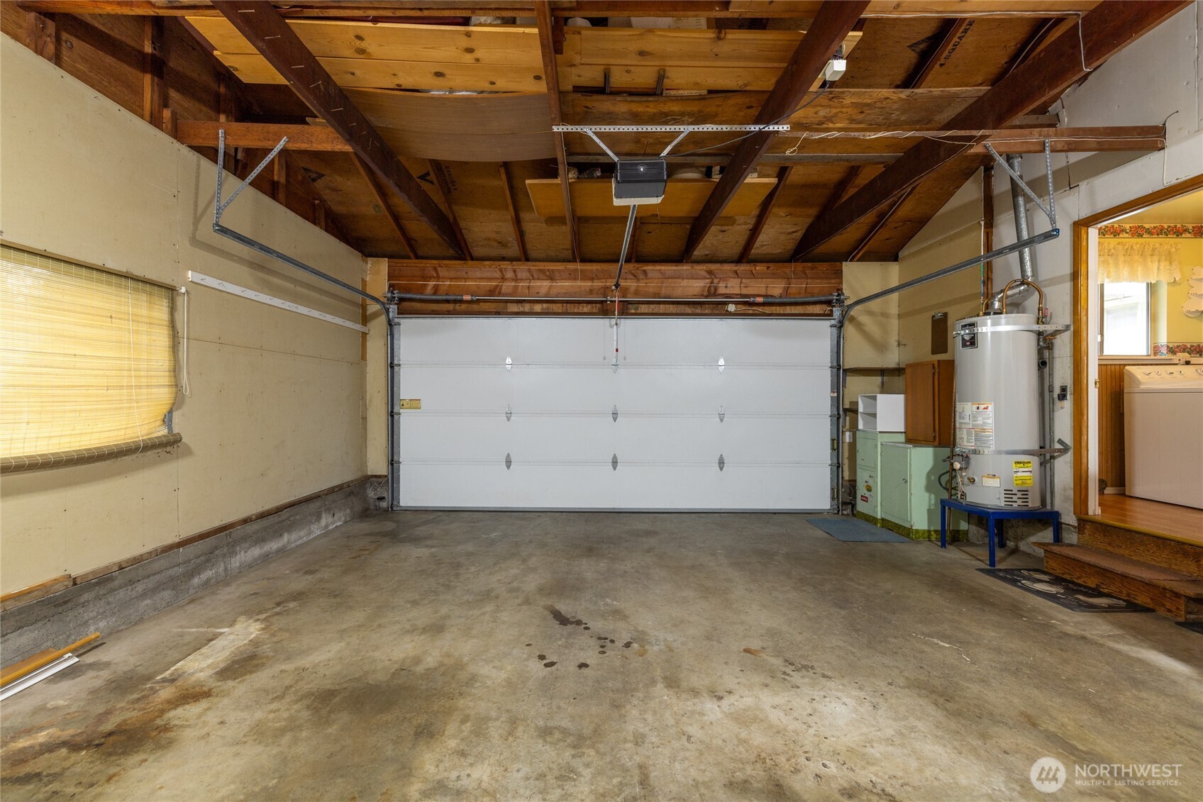 Back patio with view of shed.