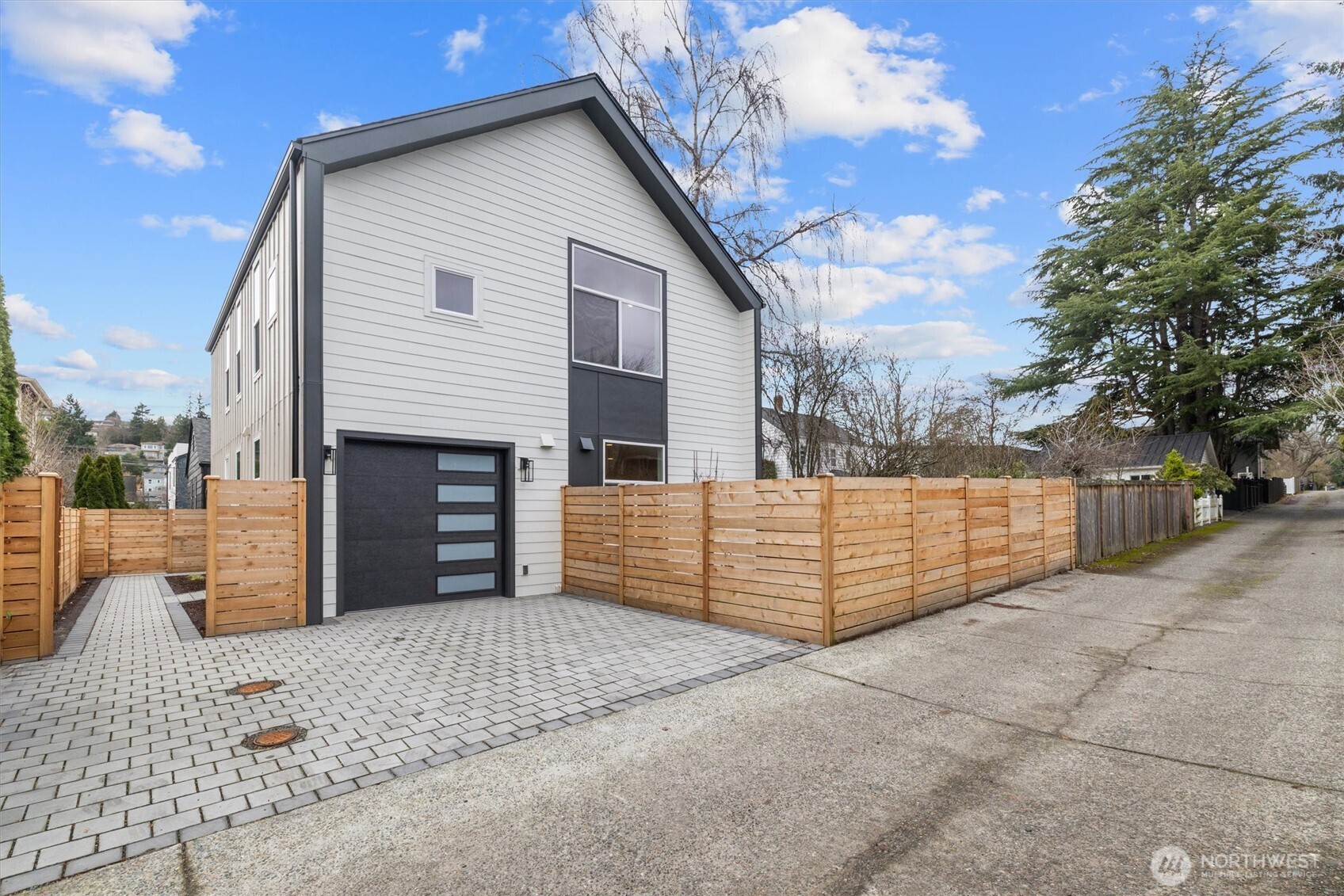 Another view of entrance off alley.