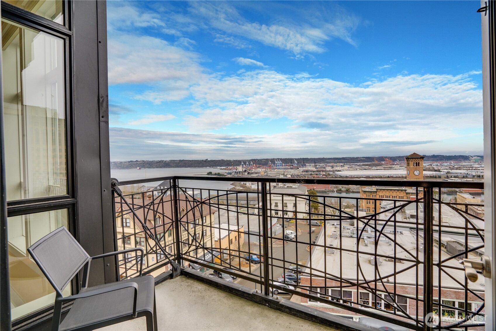 Upper level balcony off Loft/Den