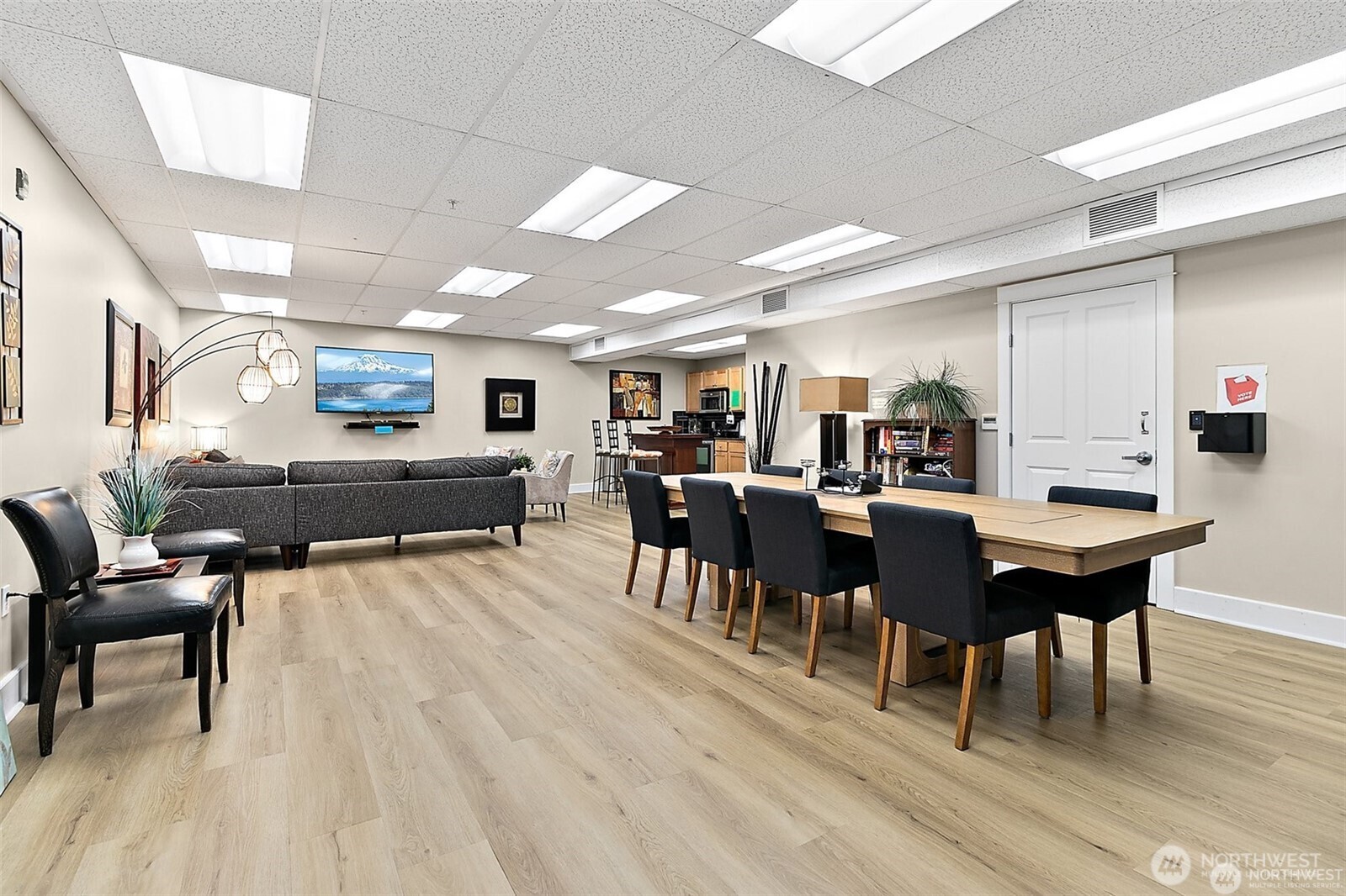 Condo Owner's Lounge - Lobby Level