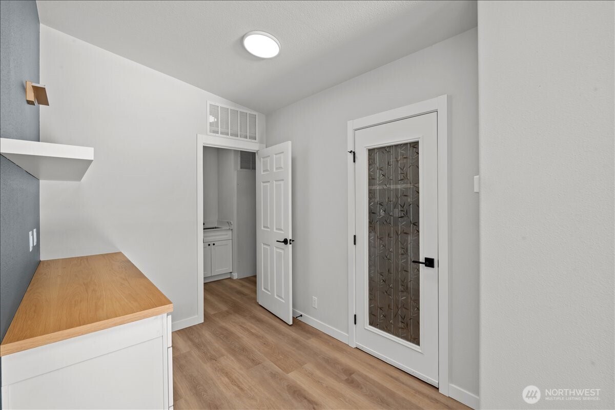 Wet-bar or office space?? Entry to pantry and utility room