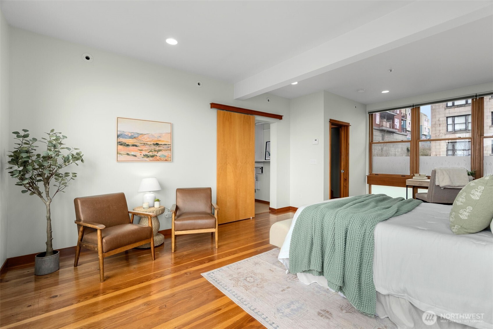 Roof top deck to entertain and enjoy the most beautiful sunrises, sunsets and incredible panoramic views