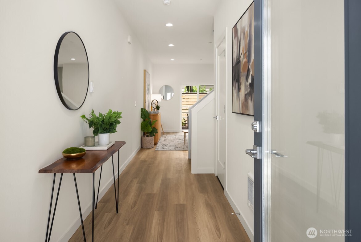 Photos are of a similar model and are for illustrative purposes only. Actual home, finishes, and features may vary.