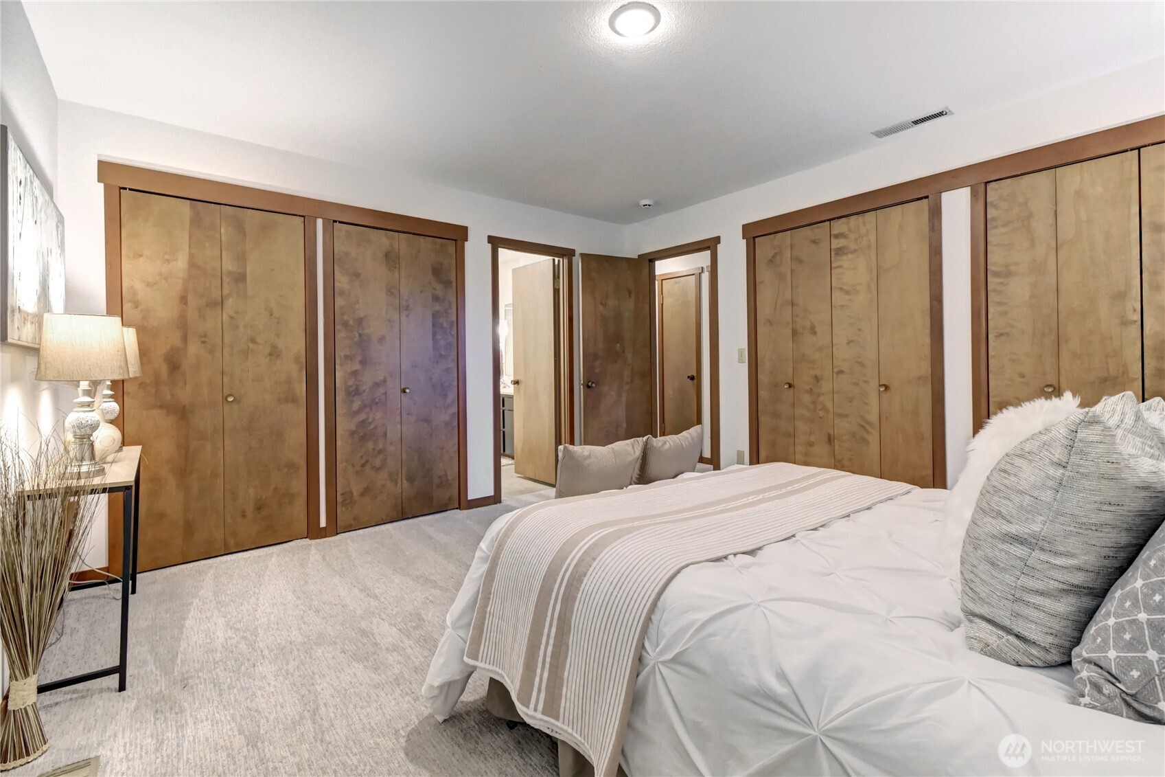 Main floor Primary Bdrm w/ ensuite bath