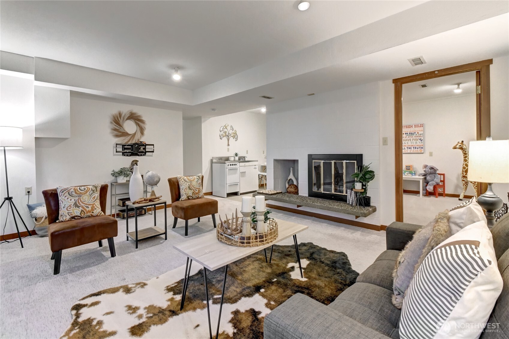 Guest bath - Main floor