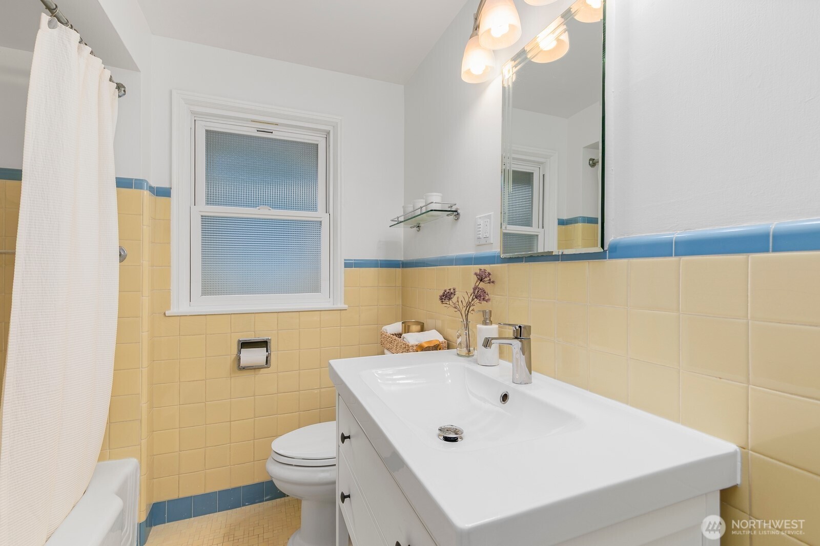 Full bath on the main floor